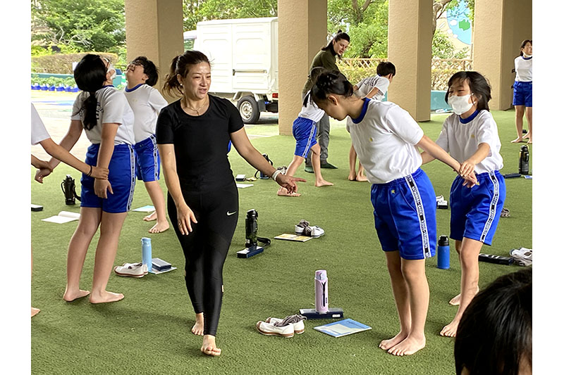 English Code<br>(英語でヨガレッスン)